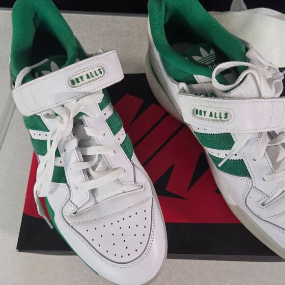 Size 12 - adidas Forum Low White Green Gum Great Looking Shoe! - Picture 3 of 9